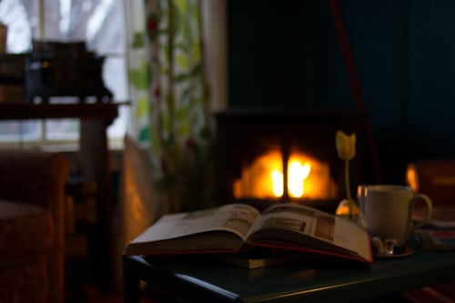 暖炉と読書