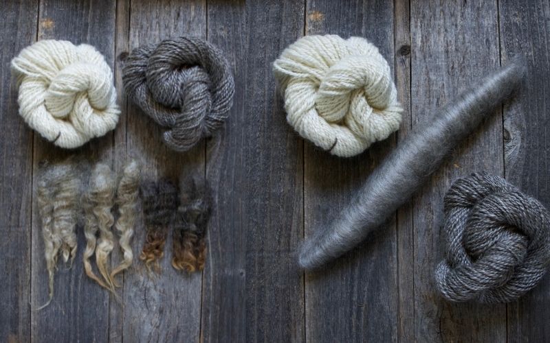 手紡ぎ糸】羊毛を撚り合わせて糸にする方法 ～スピンドルでの糸紡ぎ 