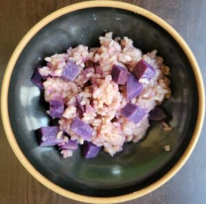 紫サツマイモ御飯