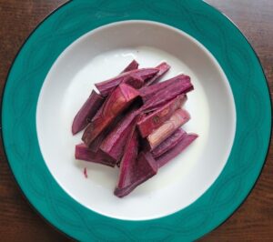 紫サツマイモの素揚げ