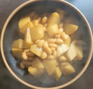 里芋と煮豆の甘辛炒め