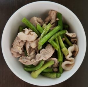 ニンニクの芽と豚肉の炒め物