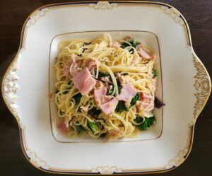 ケールとベーコンのパスタ
