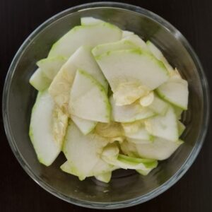 ズッキーニ塩もみ